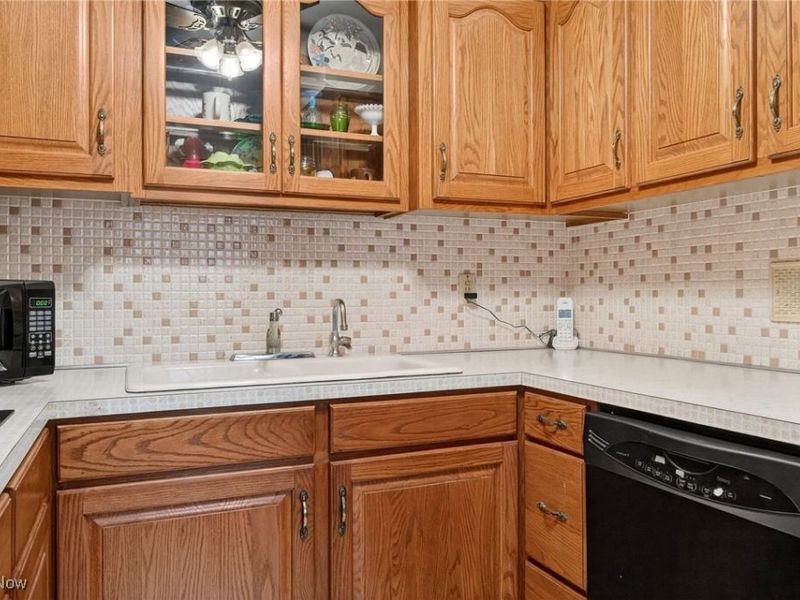 15021 Stillwater Drive, Novelty, OH 44072 Photo 16