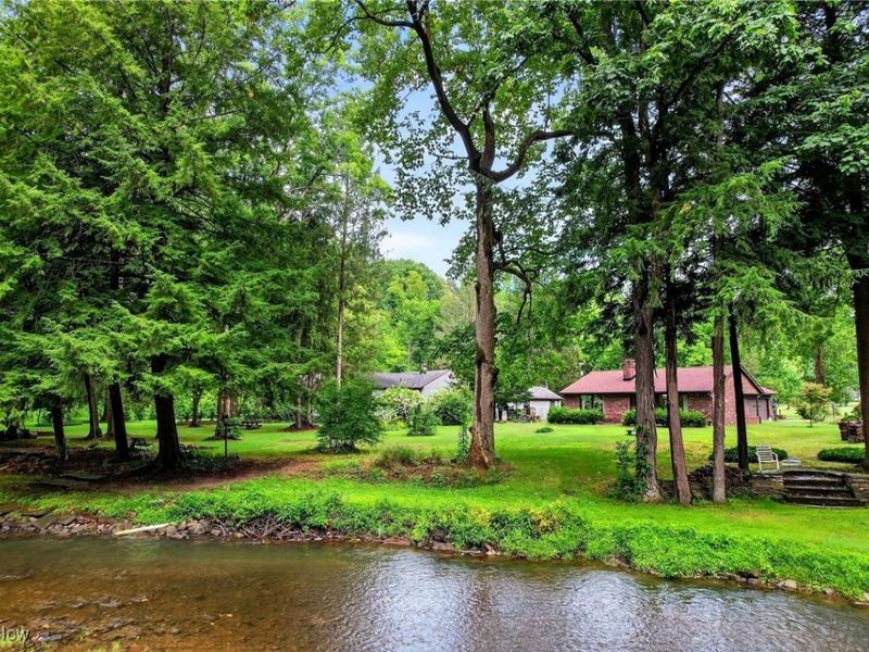 15021 Stillwater Drive, Novelty, OH 44072 Photo 2