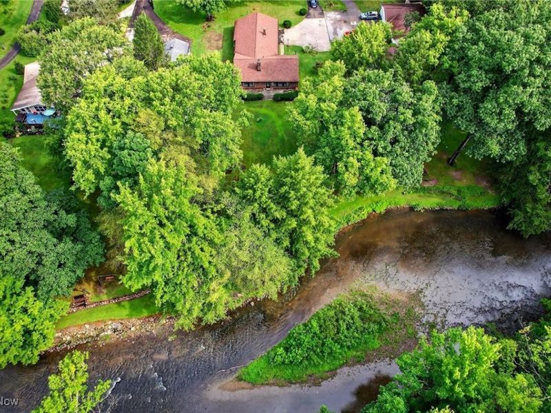 15021 Stillwater Drive, Novelty, OH 44072 Photo 3