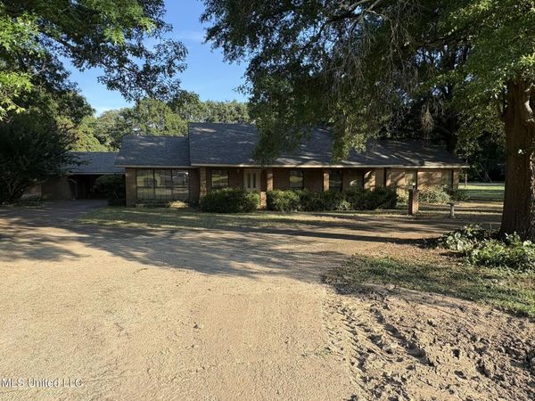 203 Oak Court, Hollandale, MS 38748