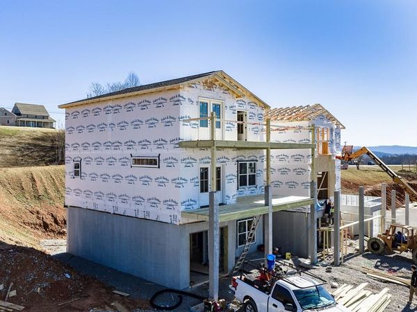 1 Valley Vista Rd, Byrdstown, TN 38549