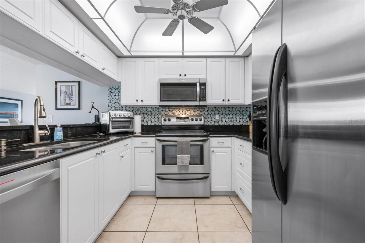 1103 Edgewater Circle, Unit 1103, Bradenton, FL 34209 Photo