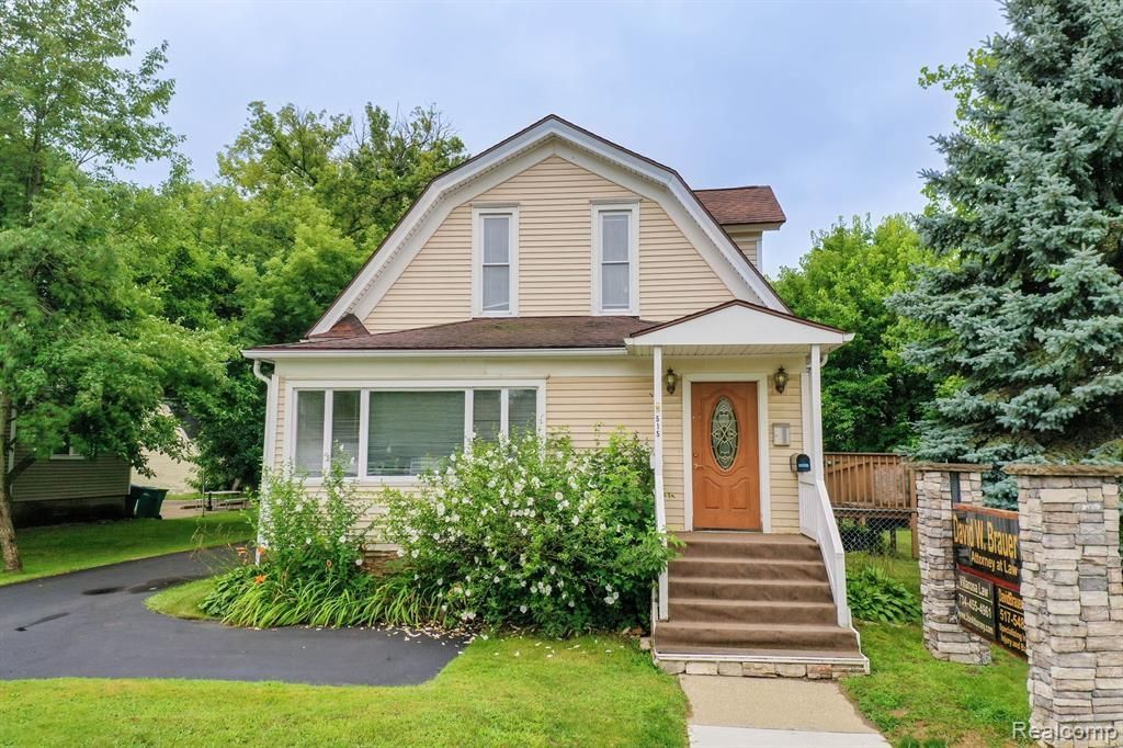 515 E Grand River Avenue, Howell, MI 48843 Main Photo