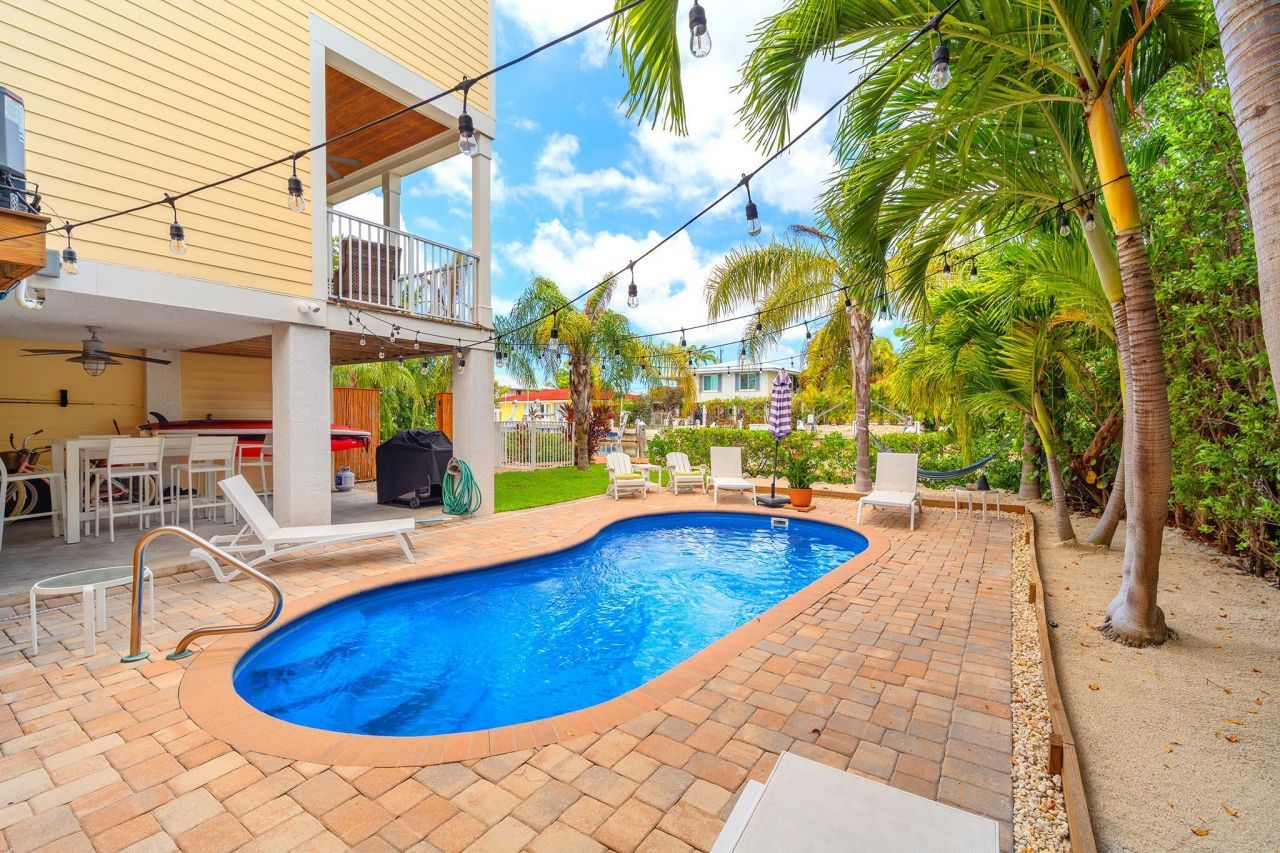 217 Sombrero Beach Road, Unit 1 & 2, Marathon, FL 33050 Photo