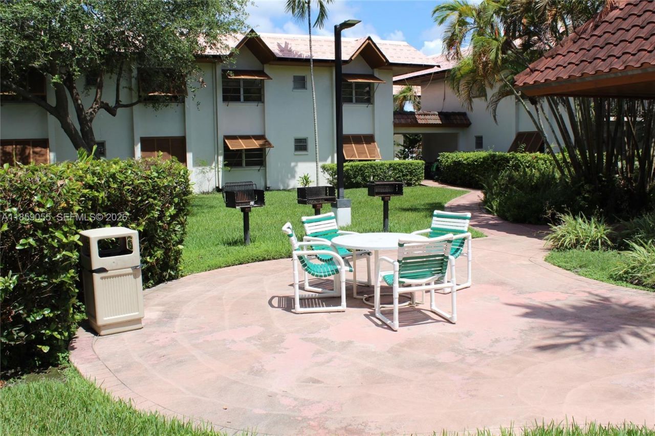 9350 SW 77th Ave, Unit G1, Miami, FL 33156 Photo