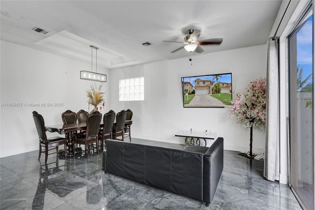 9860 NW 20th Ct, Pembroke Pines, FL 33024 Photo