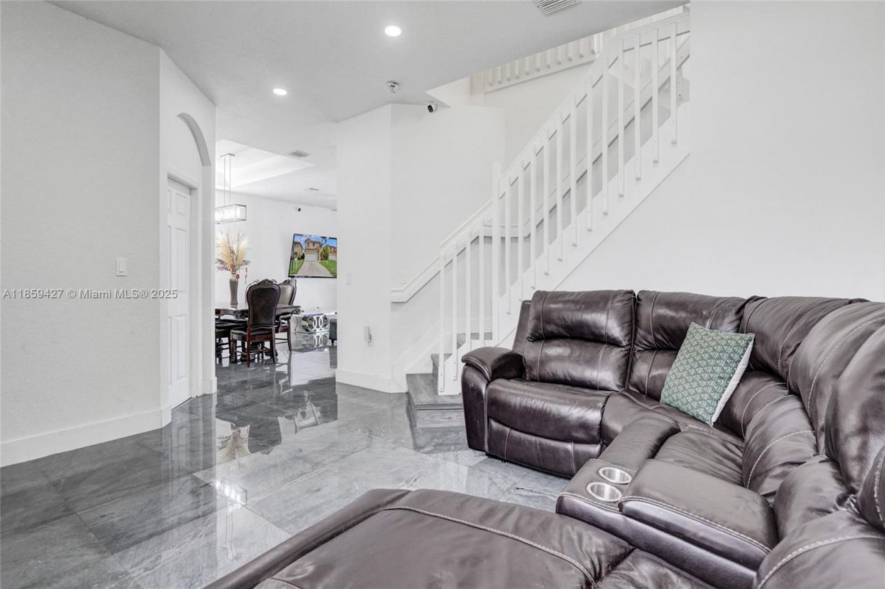 9860 NW 20th Ct, Pembroke Pines, FL 33024 Photo