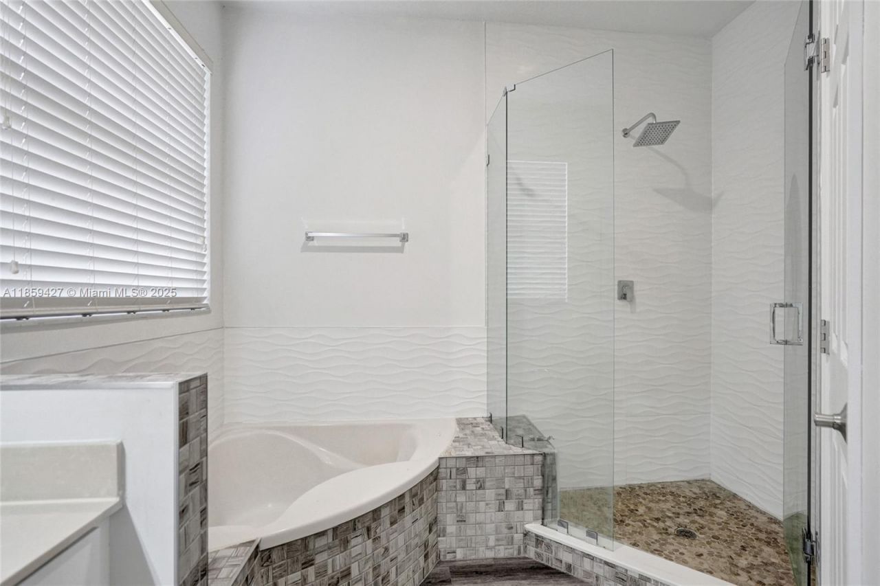 9860 NW 20th Ct, Pembroke Pines, FL 33024 Photo