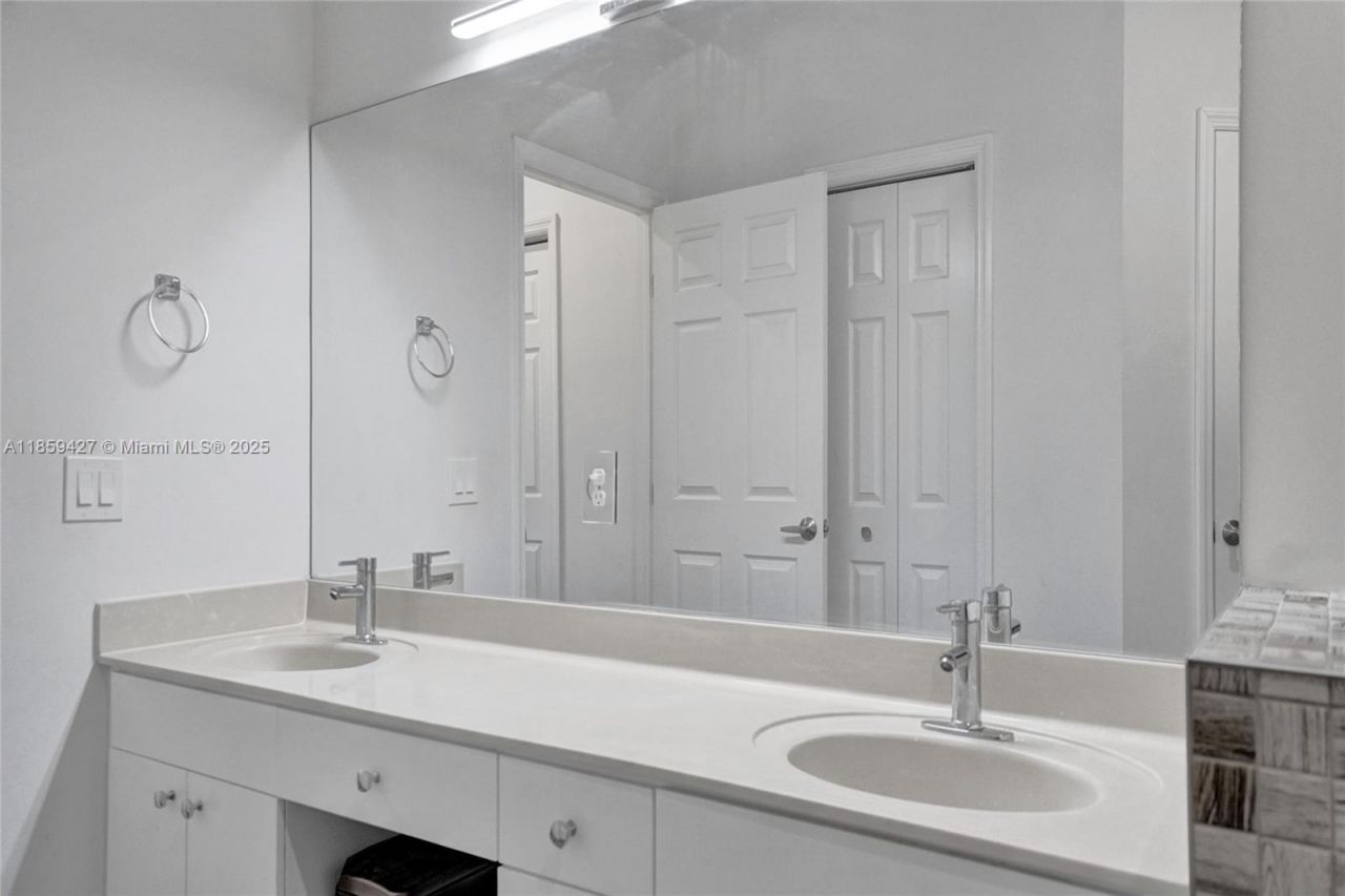 9860 NW 20th Ct, Pembroke Pines, FL 33024 Photo