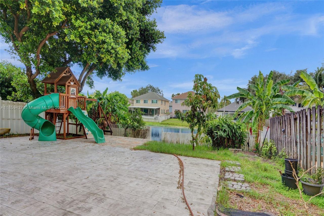 9860 NW 20th Ct, Pembroke Pines, FL 33024 Photo