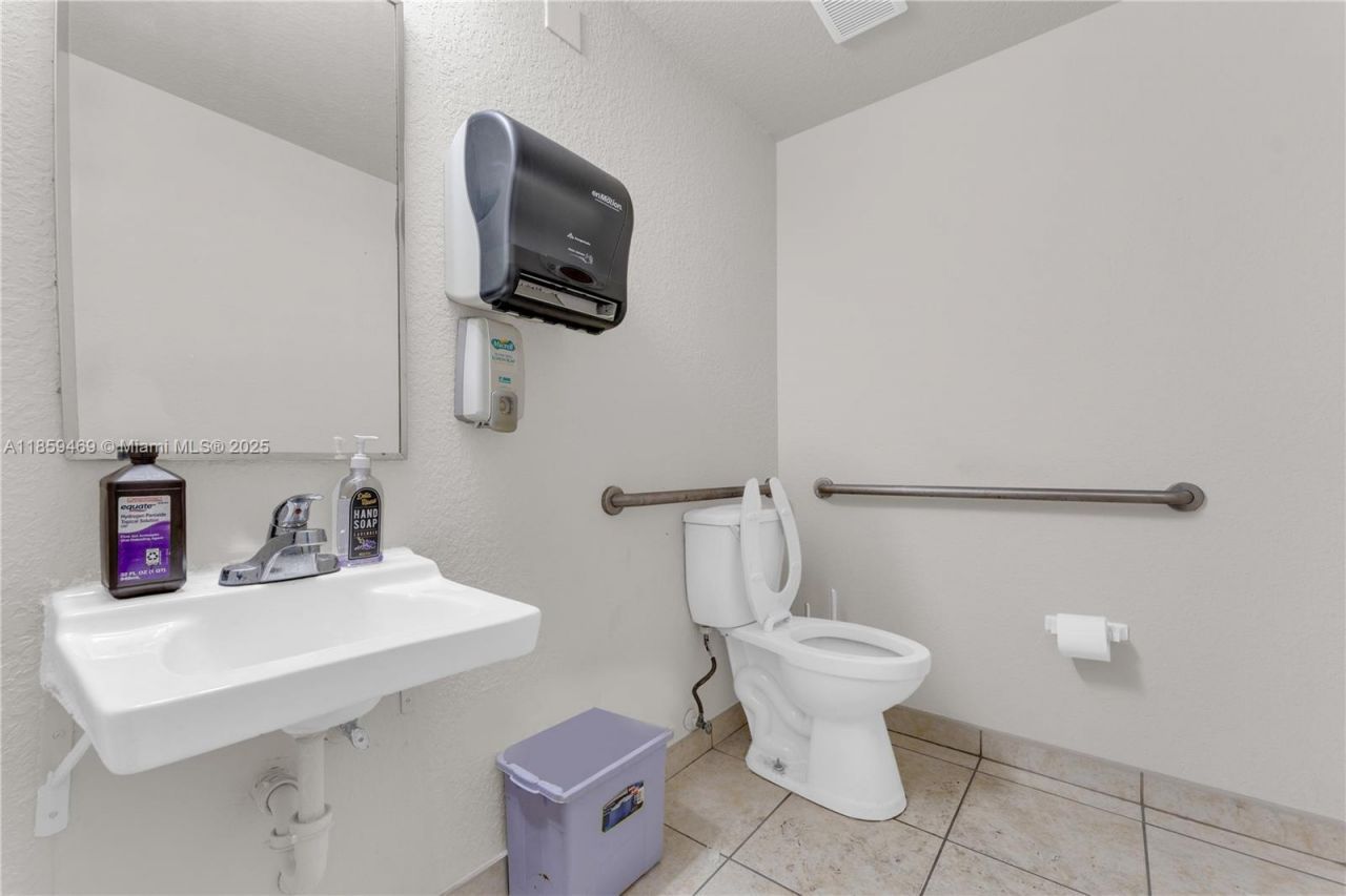 1071 NW 31st Ave, Unit B-4, Pompano Beach, FL 33069 Photo