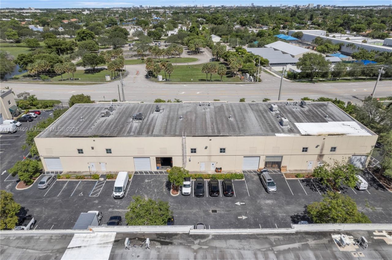 1071 NW 31st Ave, Unit B-4, Pompano Beach, FL 33069 Photo