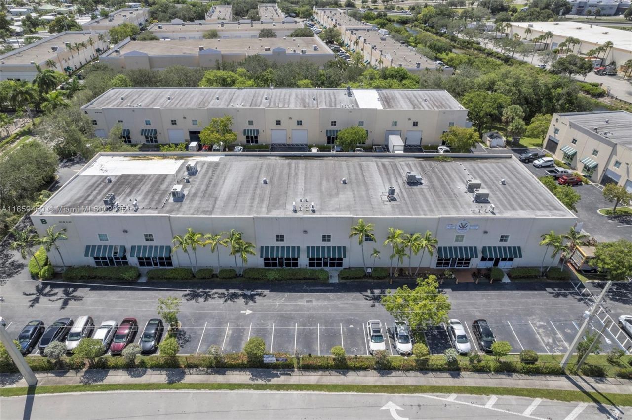 1071 NW 31st Ave, Unit B-4, Pompano Beach, FL 33069 Photo