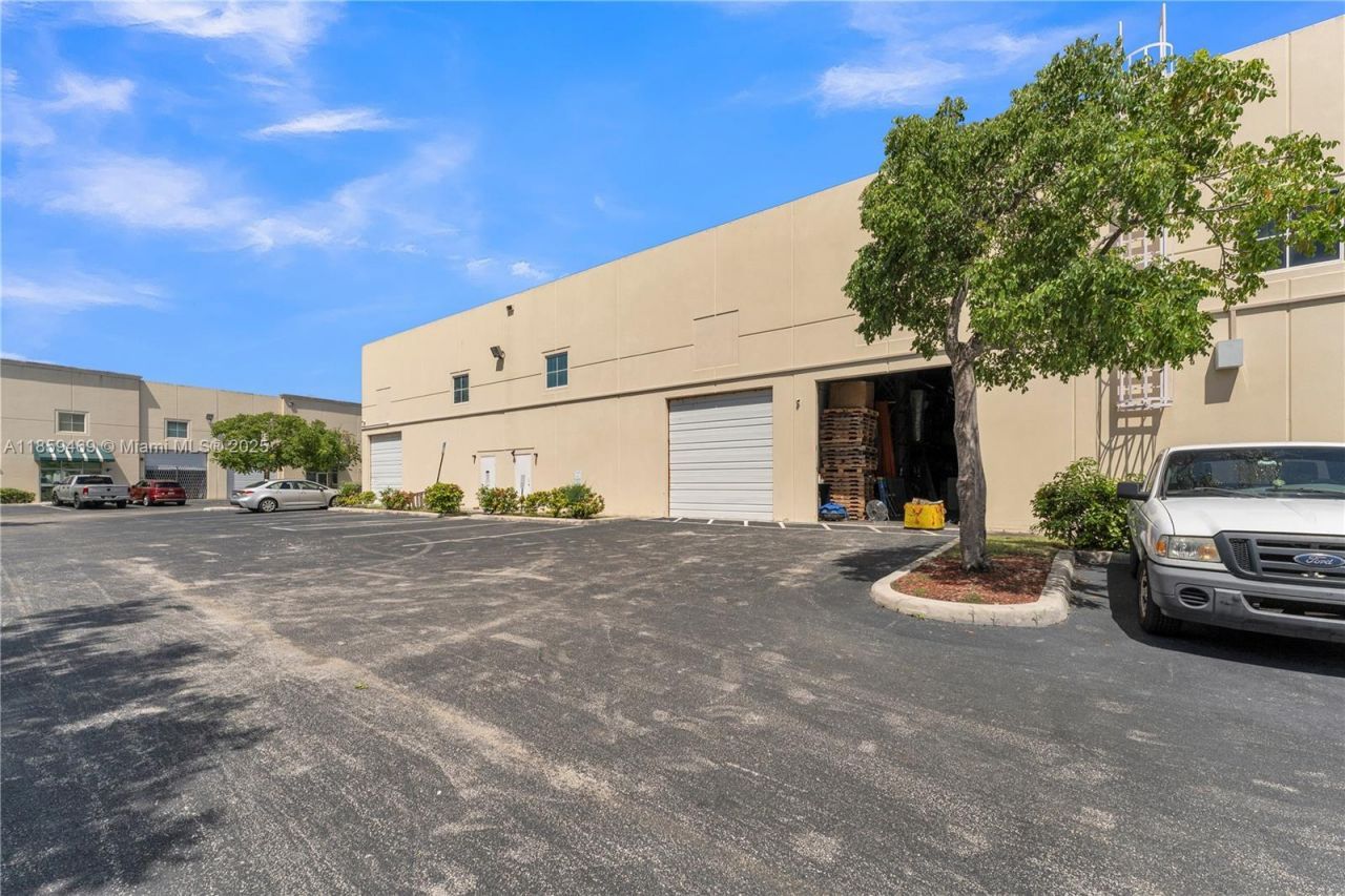 1071 NW 31st Ave, Unit B-4, Pompano Beach, FL 33069 Photo