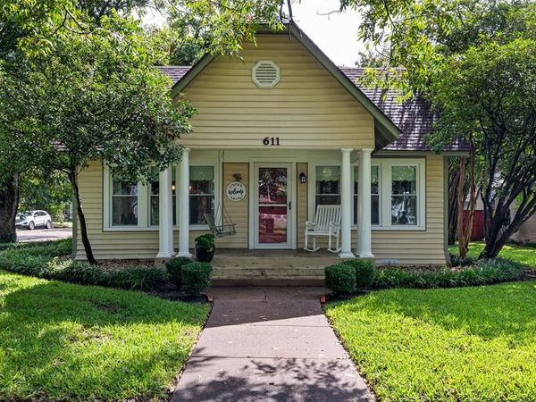 611 Forrest Avenue, Cleburne, TX 76033