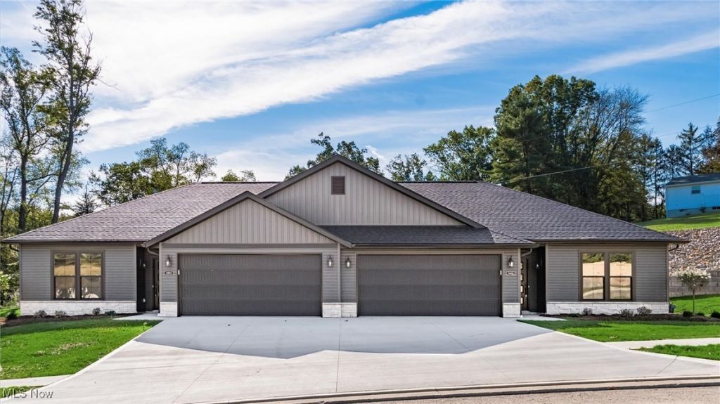 3452 Jamestown Drive, Zanesville, OH 43701 Main Photo