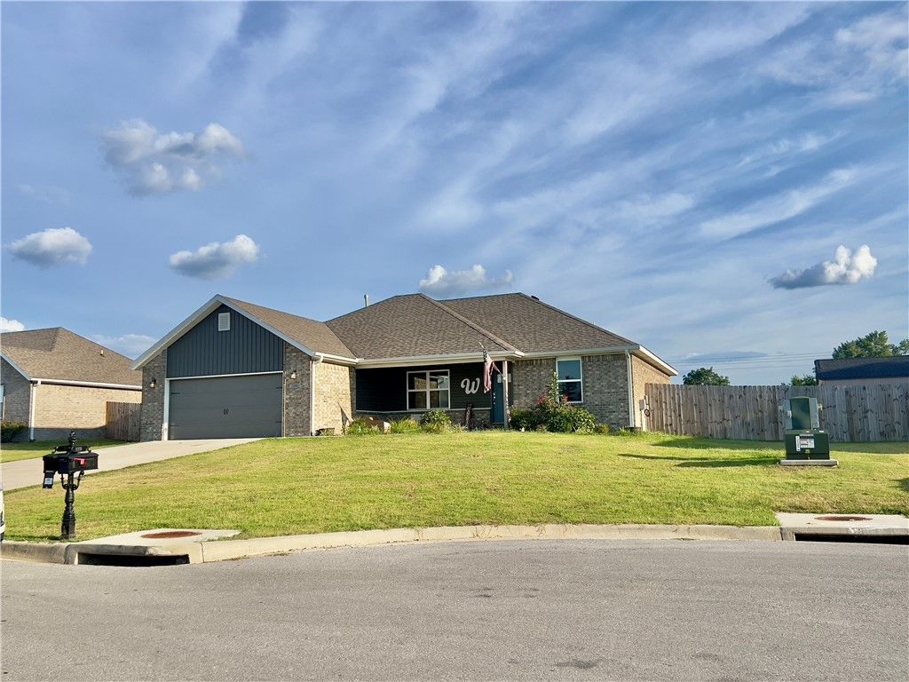 166 Youngblood Place, Huntsville, AR 72740 Main Photo