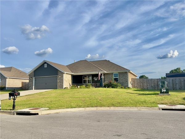 166 Youngblood Place, Huntsville, AR 72740