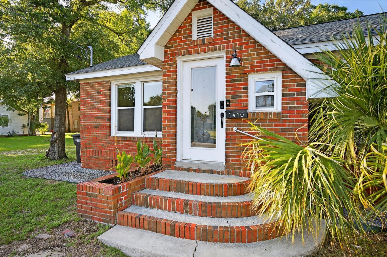 1410 W Gregory Street, Pensacola, FL 32502 Main Photo