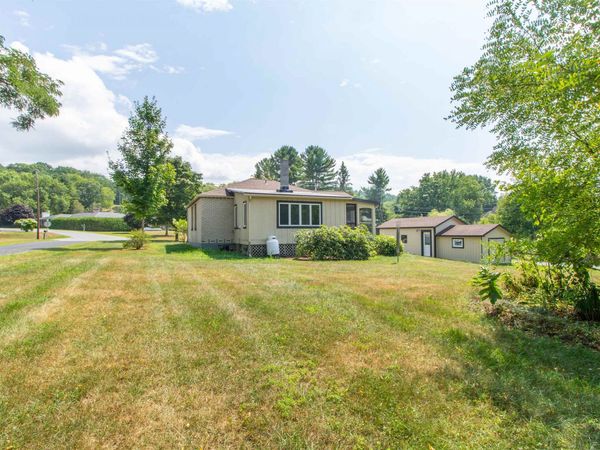 573 Sias Avenue, Newport City, VT 05855