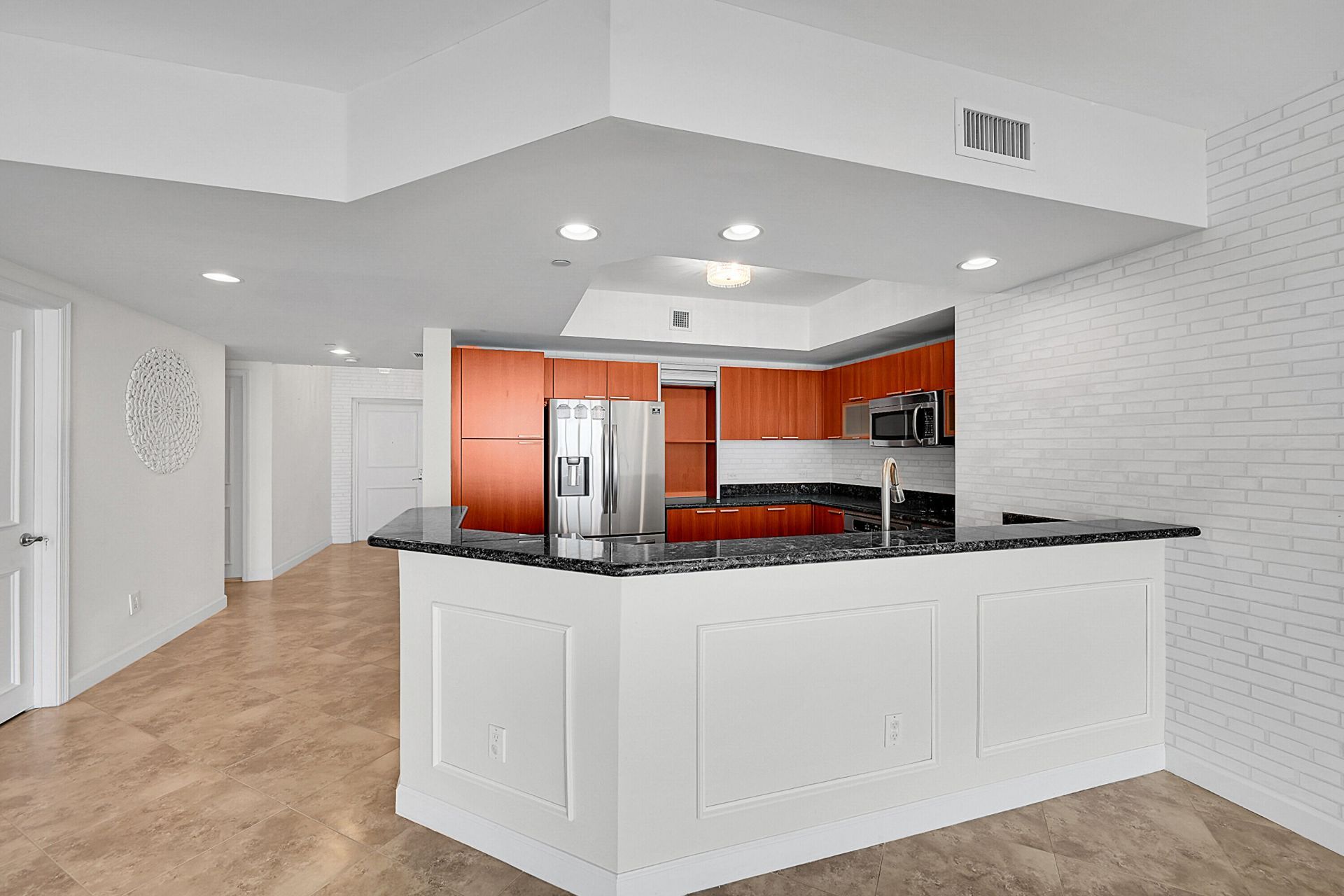 2640 Lake Shore Drive, Unit 2011, Riviera Beach, FL 33404 Photo