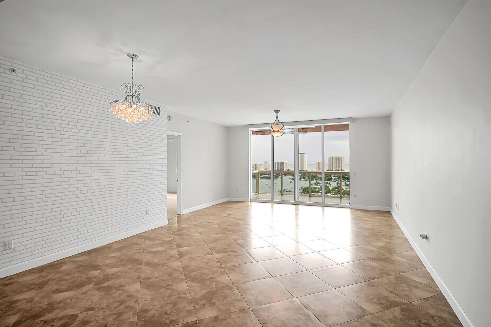 2640 Lake Shore Drive, Unit 2011, Riviera Beach, FL 33404 Photo