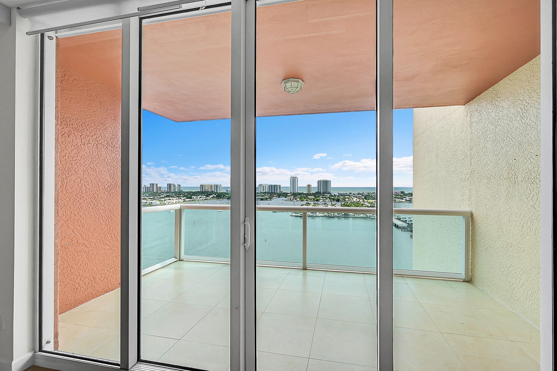 2640 Lake Shore Drive, Unit 2011, Riviera Beach, FL 33404 Photo