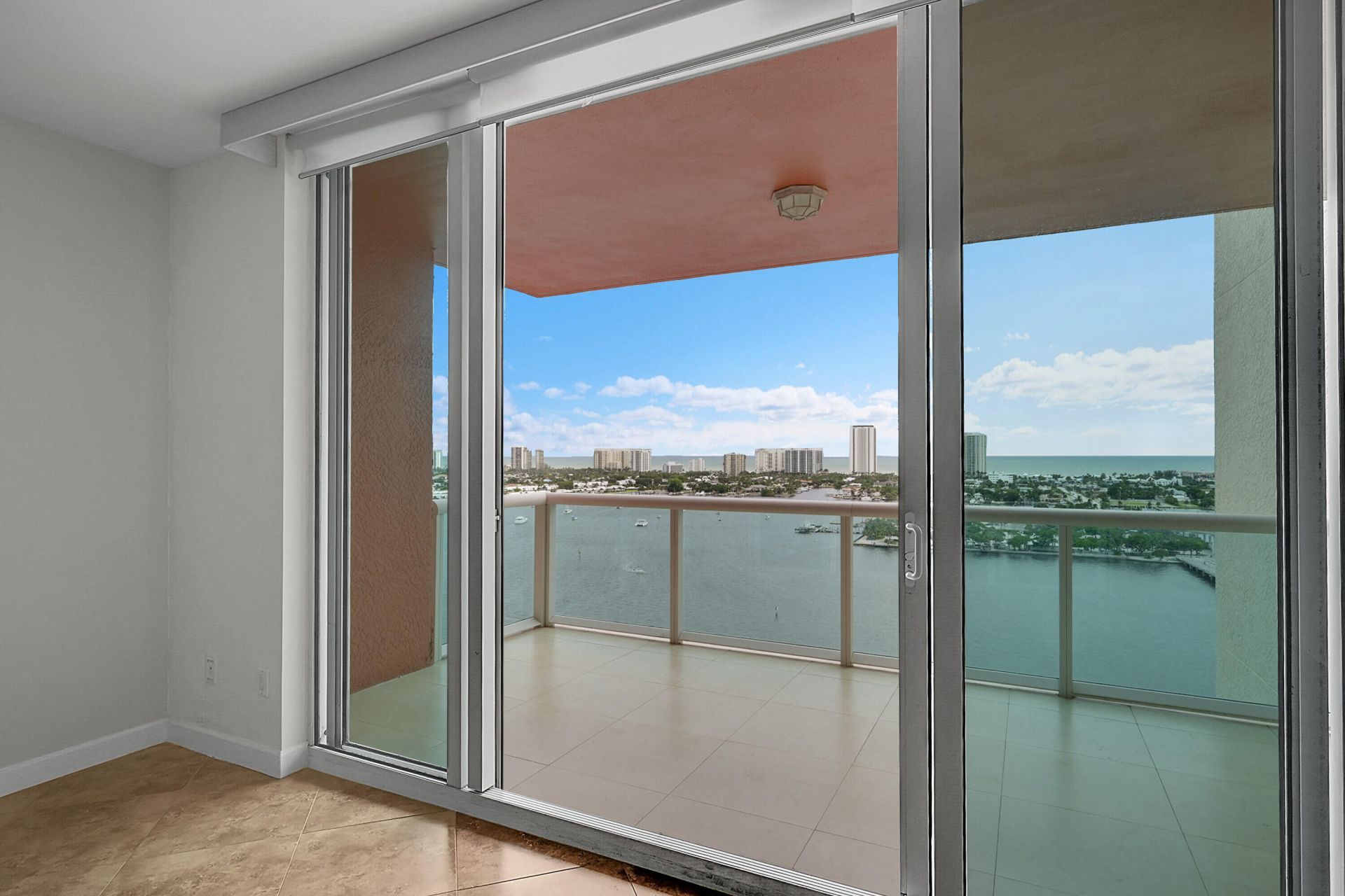 2640 Lake Shore Drive, Unit 2011, Riviera Beach, FL 33404 Photo