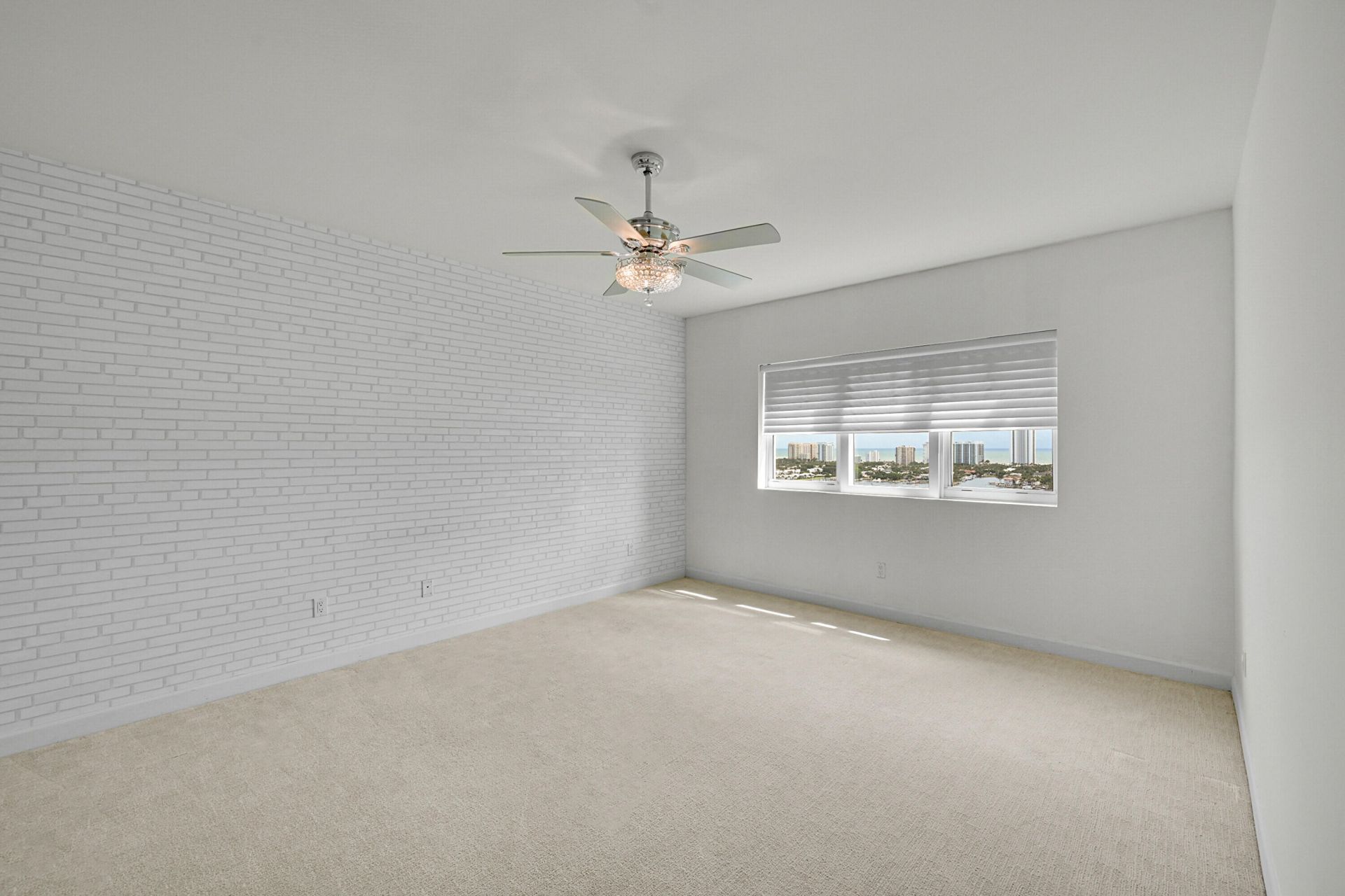 2640 Lake Shore Drive, Unit 2011, Riviera Beach, FL 33404 Photo