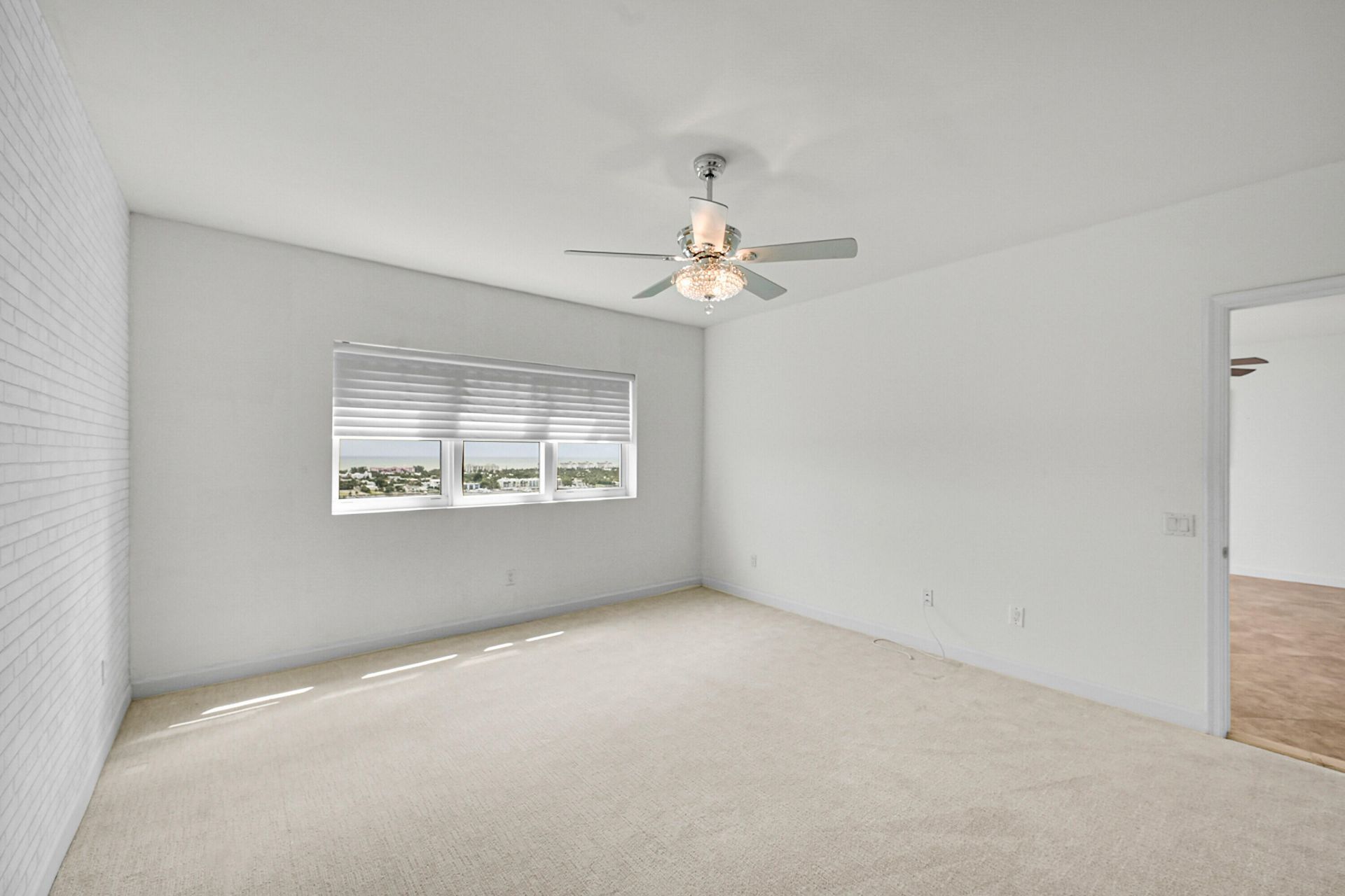 2640 Lake Shore Drive, Unit 2011, Riviera Beach, FL 33404 Photo