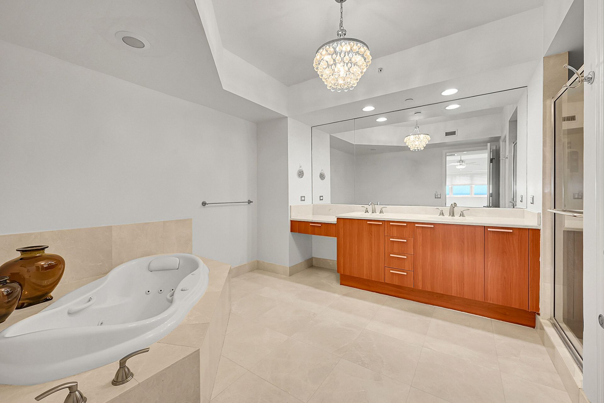 2640 Lake Shore Drive, Unit 2011, Riviera Beach, FL 33404 Photo