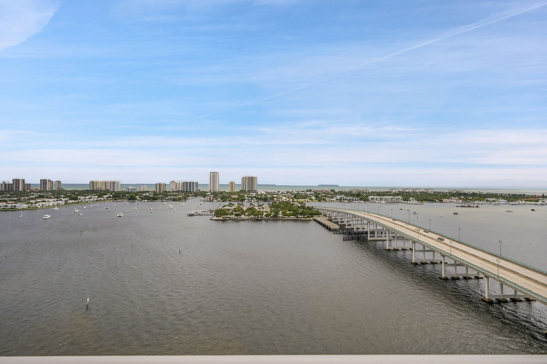 2640 Lake Shore Drive, Unit 2011, Riviera Beach, FL 33404 Photo