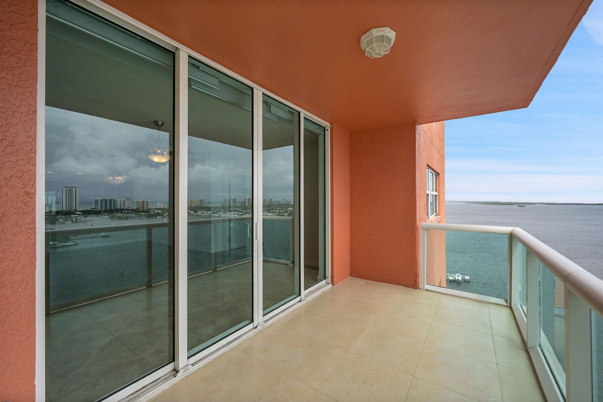 2640 Lake Shore Drive, Unit 2011, Riviera Beach, FL 33404 Photo