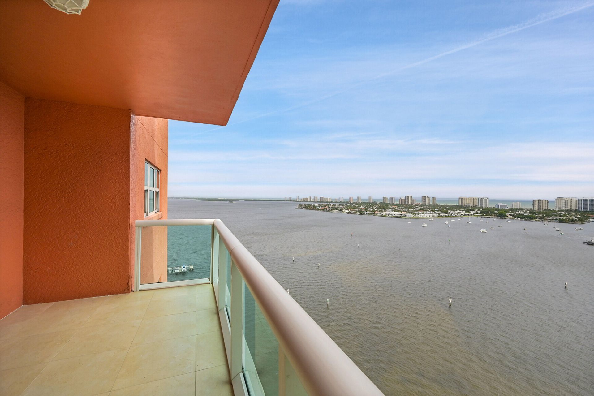 2640 Lake Shore Drive, Unit 2011, Riviera Beach, FL 33404 Photo