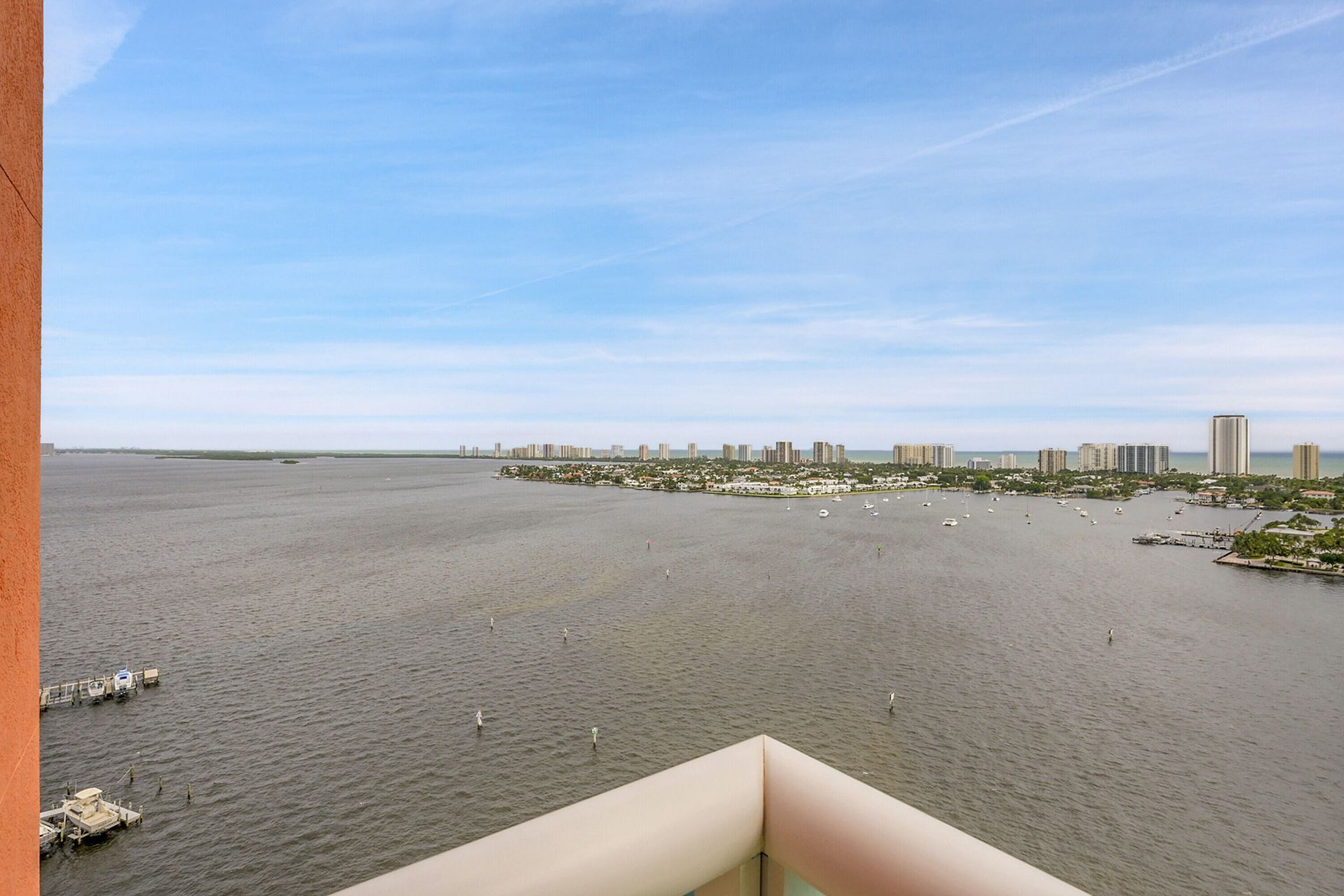 2640 Lake Shore Drive, Unit 2011, Riviera Beach, FL 33404 Photo