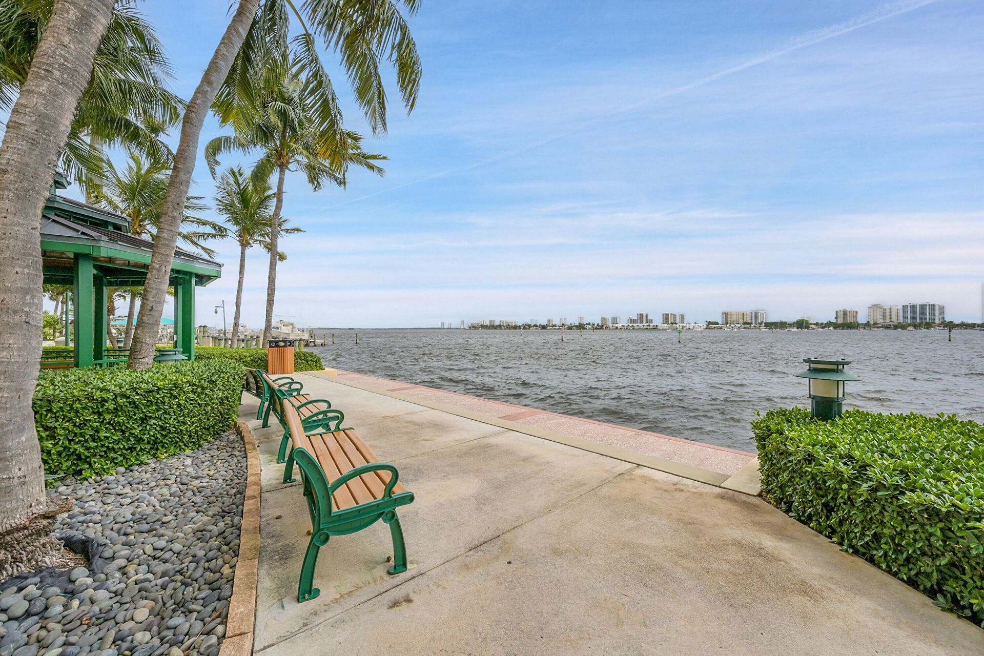 2640 Lake Shore Drive, Unit 2011, Riviera Beach, FL 33404 Photo