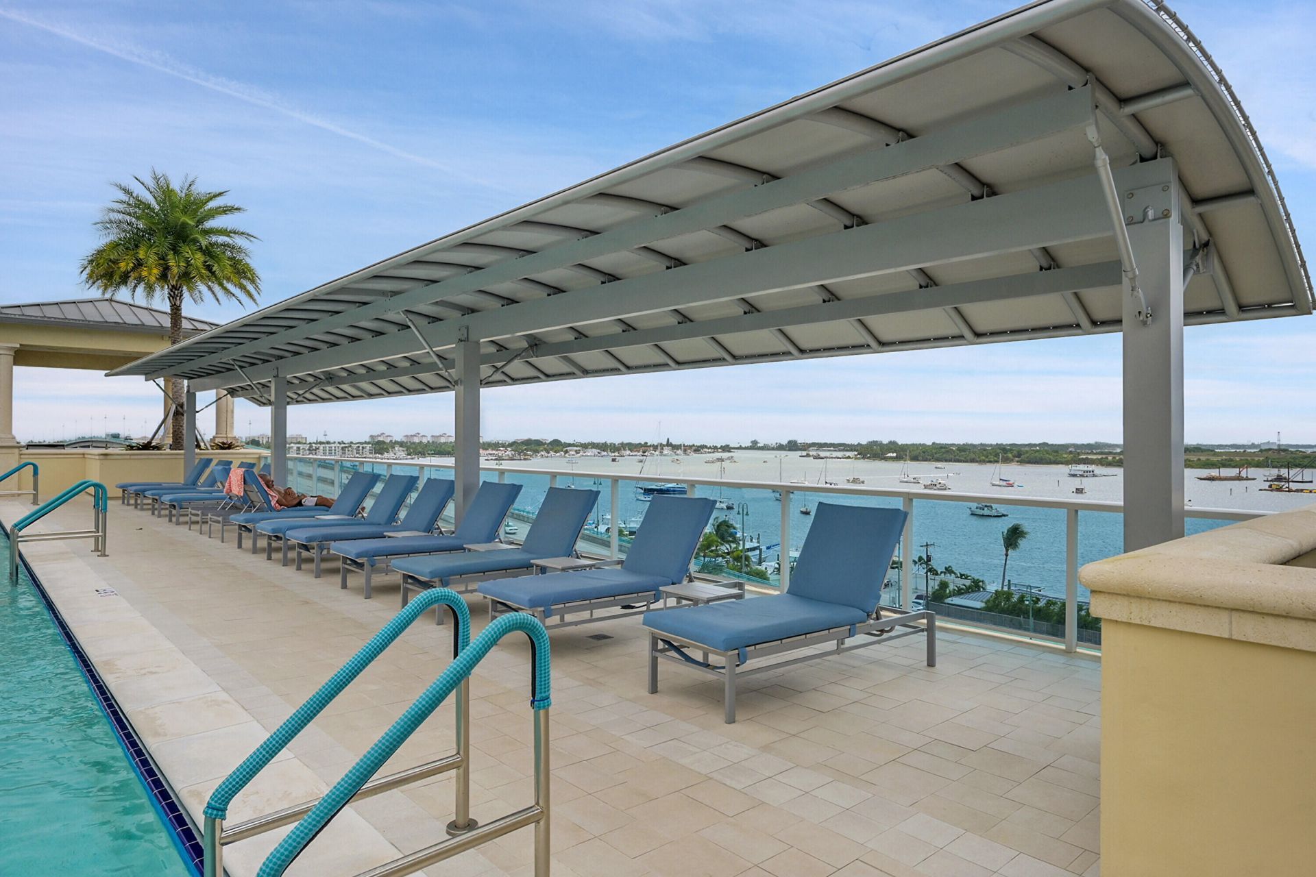 2640 Lake Shore Drive, Unit 2011, Riviera Beach, FL 33404 Photo