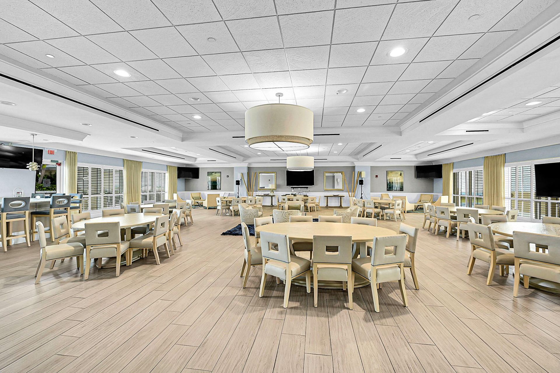 2640 Lake Shore Drive, Unit 2011, Riviera Beach, FL 33404 Photo