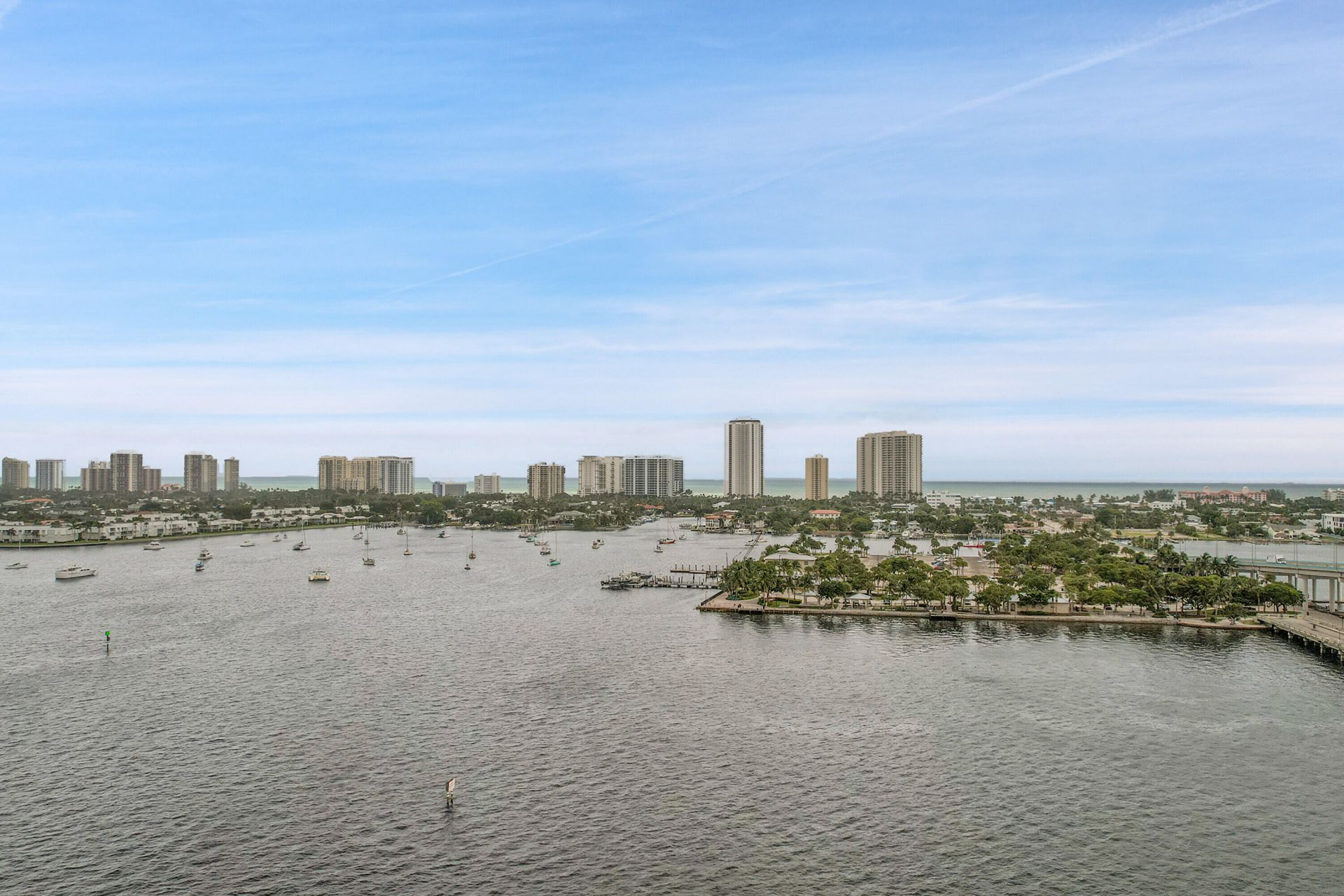 2640 Lake Shore Drive, Unit 2011, Riviera Beach, FL 33404 Photo