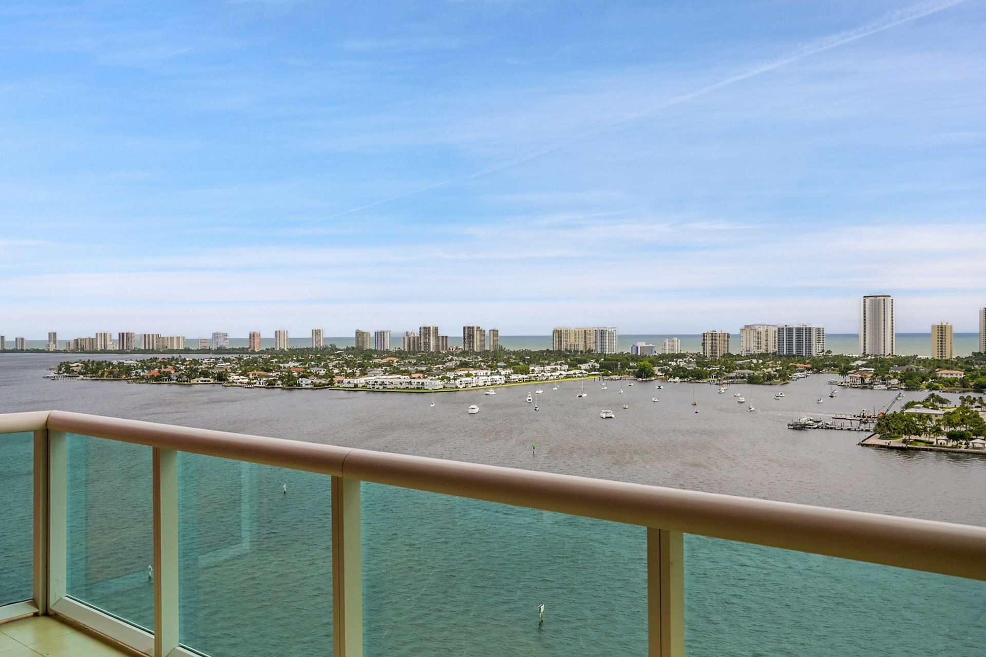 2640 Lake Shore Drive, Unit 2011, Riviera Beach, FL 33404 Photo