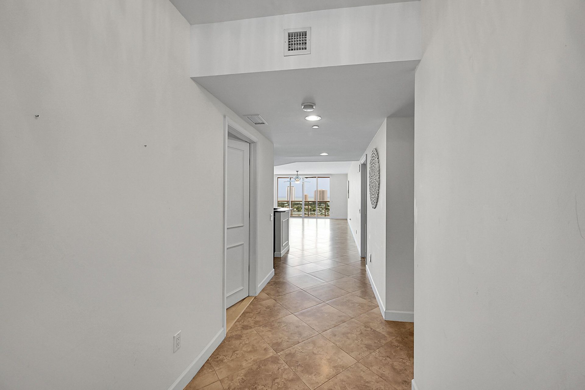 2640 Lake Shore Drive, Unit 2011, Riviera Beach, FL 33404 Photo