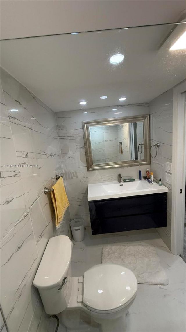 2671 S Course Dr, Unit 403, Pompano Beach, FL 33069 Photo