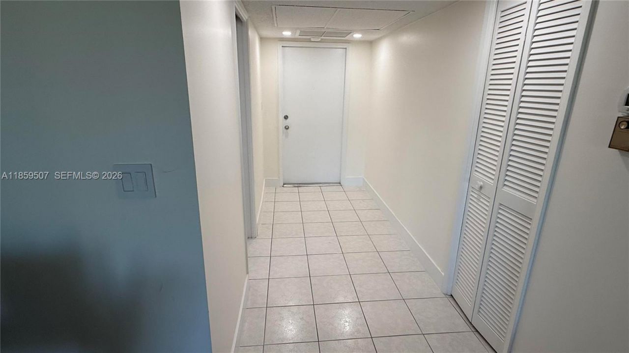 2671 S Course Dr, Unit 403, Pompano Beach, FL 33069 Photo