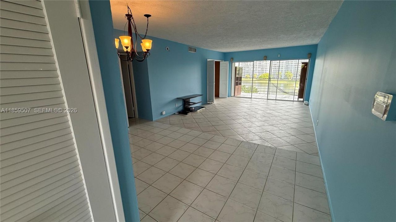 2671 S Course Dr, Unit 403, Pompano Beach, FL 33069 Photo
