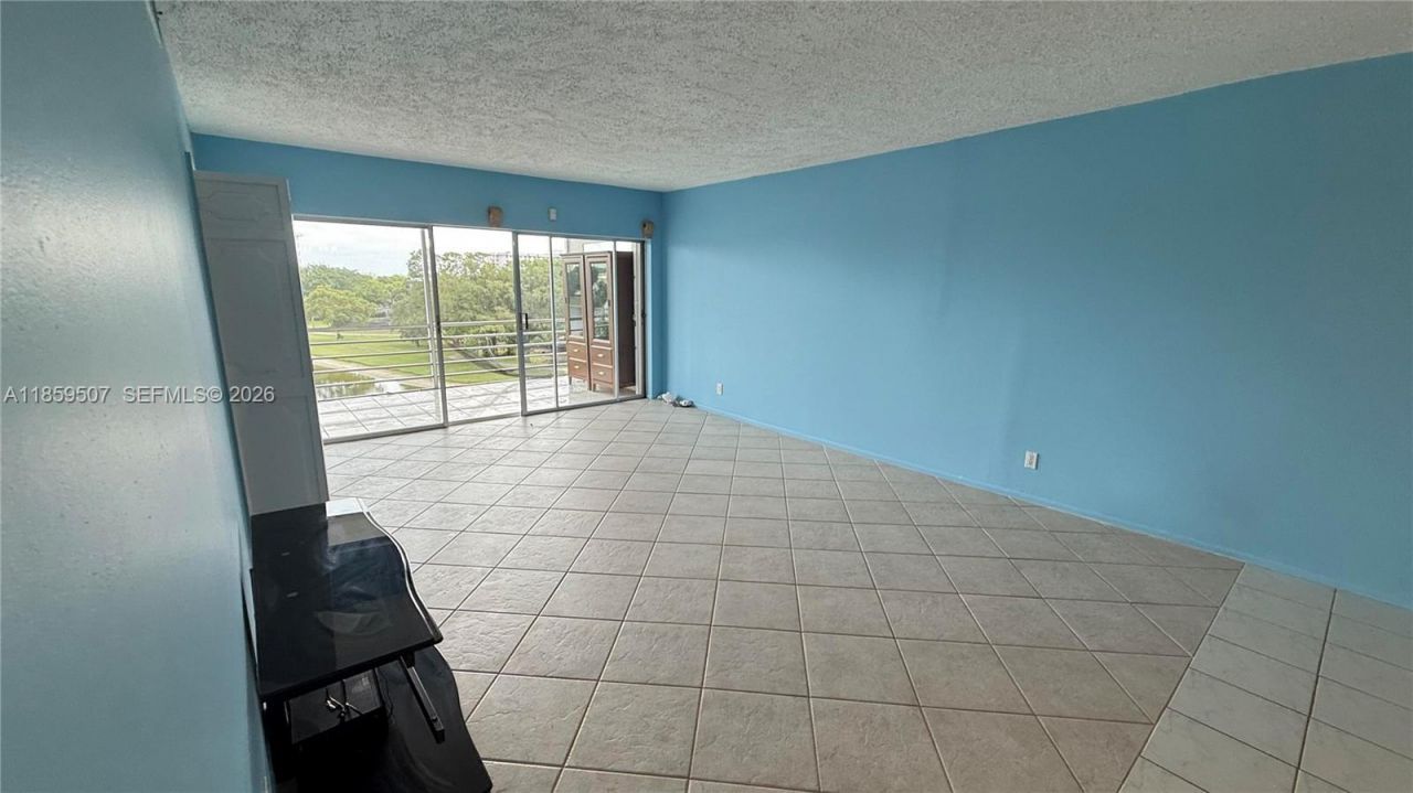 2671 S Course Dr, Unit 403, Pompano Beach, FL 33069 Photo