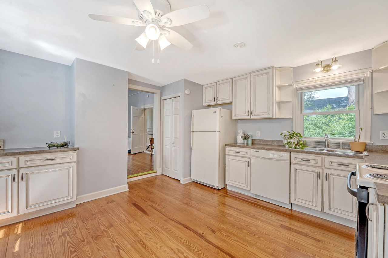 301 E Richardson Avenue Photo 18