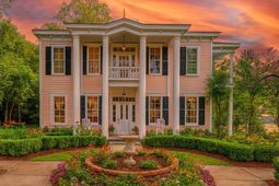 301 E Richardson Avenue photo 4