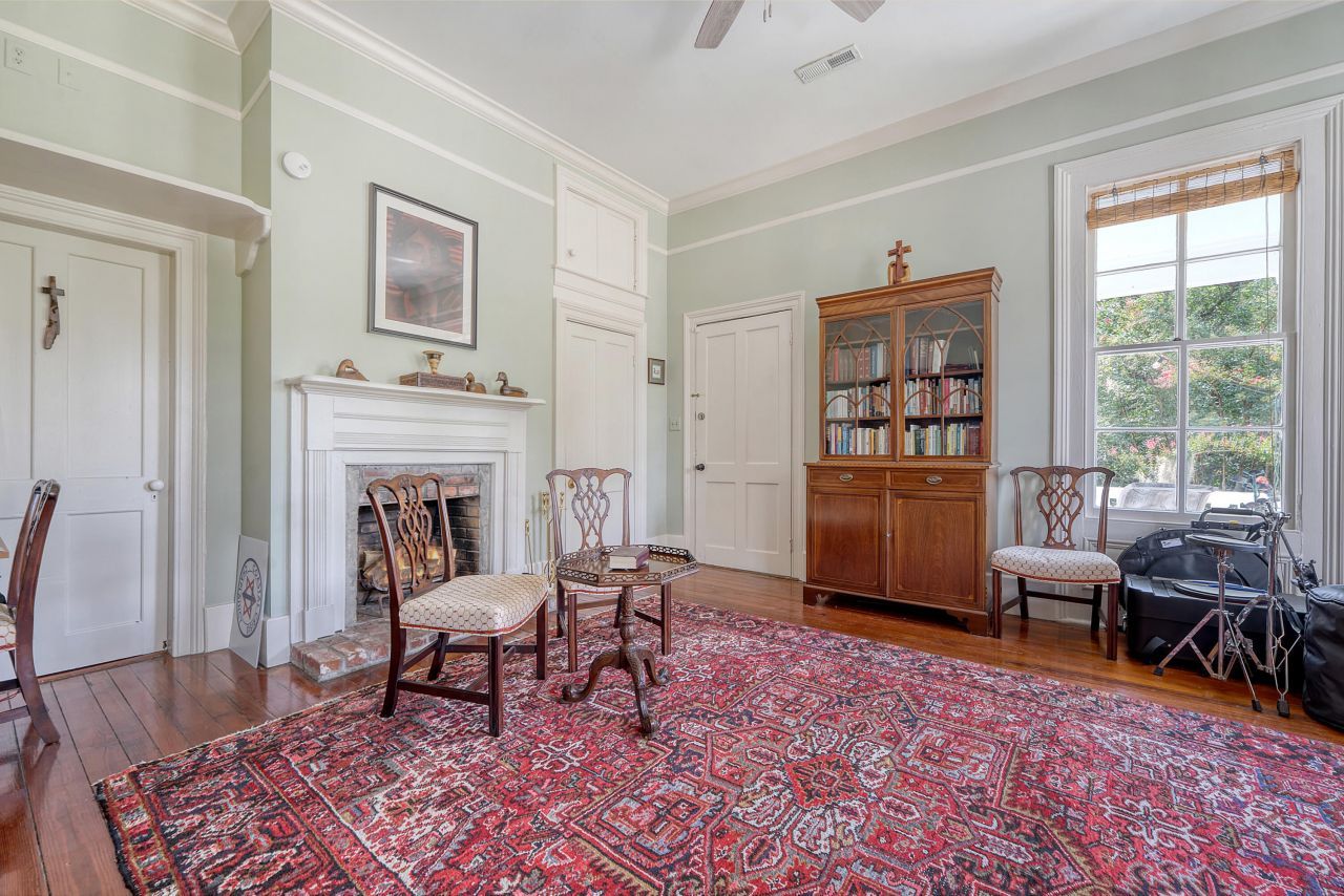 301 E Richardson Avenue Photo 24