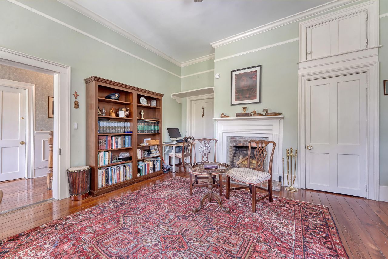 301 E Richardson Avenue Photo 25