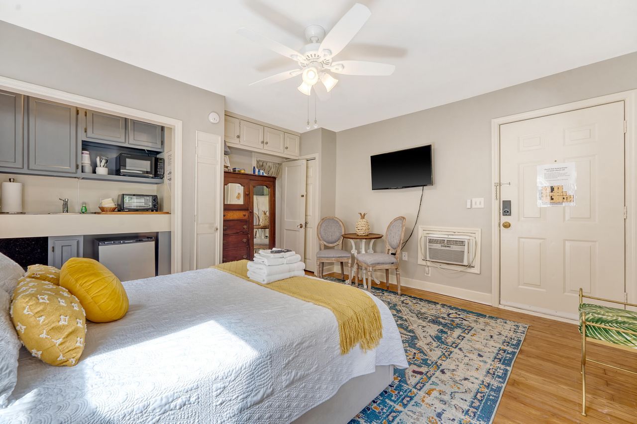 301 E Richardson Avenue Photo 29